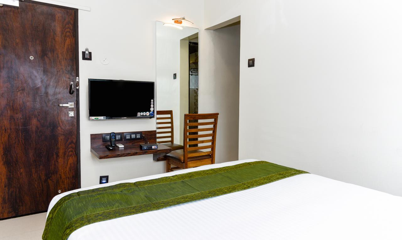 Hotel Treebo Malhaar Regency Chinchvad Esterno foto